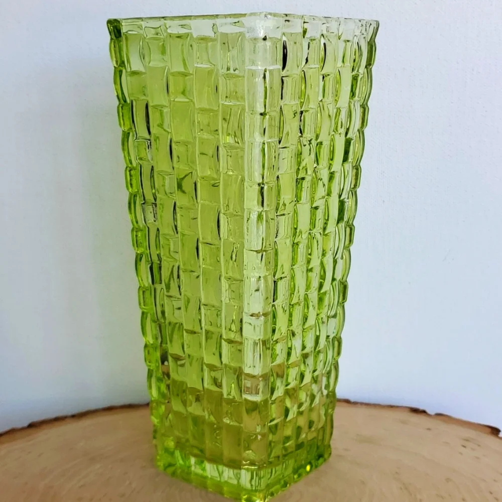 Vintage Textured Light Green Color Square Vase - Picture 2 of 9